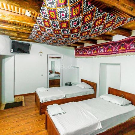 Okhun Madrasah15Th-16Th Century Hotel Buxoro Luaran gambar