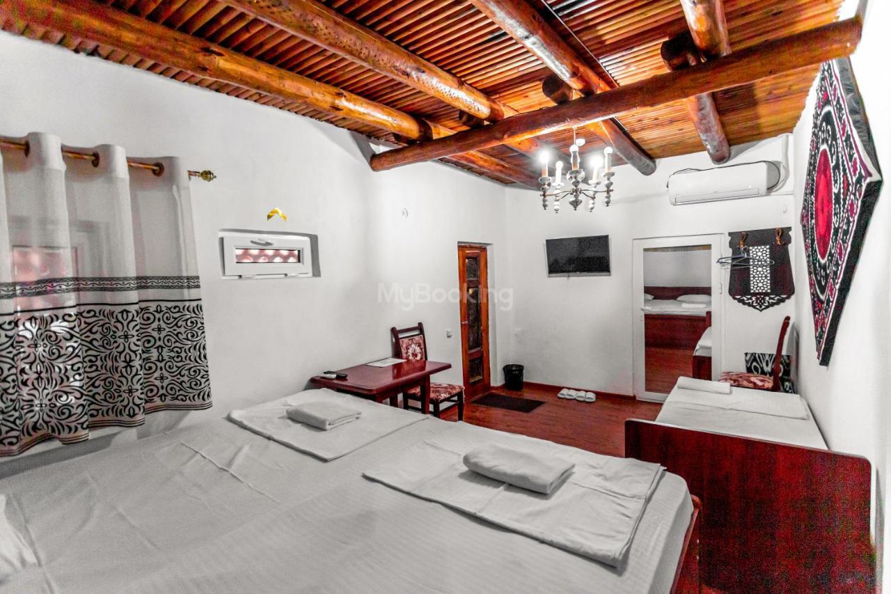 Okhun Madrasah15Th-16Th Century Hotel Buxoro Luaran gambar