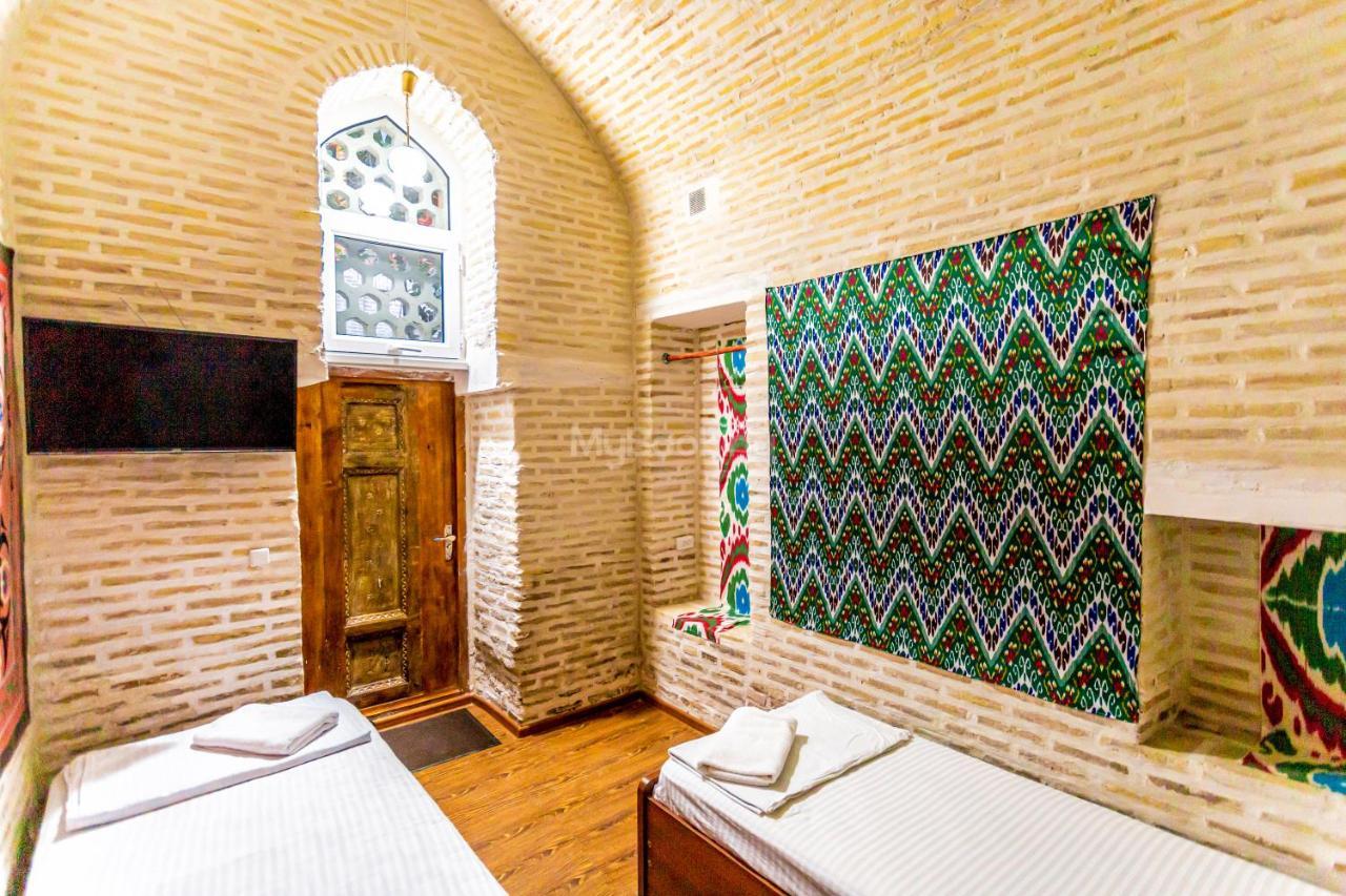 Okhun Madrasah15Th-16Th Century Hotel Buxoro Luaran gambar