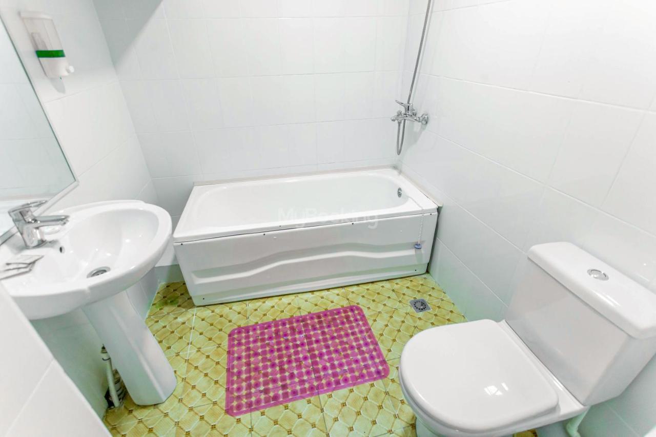 Okhun Madrasah15Th-16Th Century Hotel Buxoro Luaran gambar
