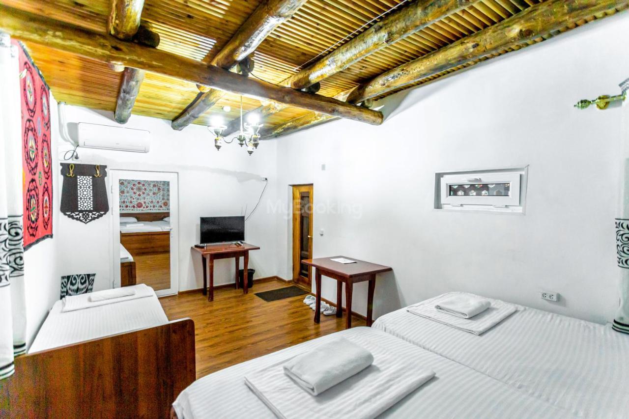 Okhun Madrasah15Th-16Th Century Hotel Buxoro Luaran gambar