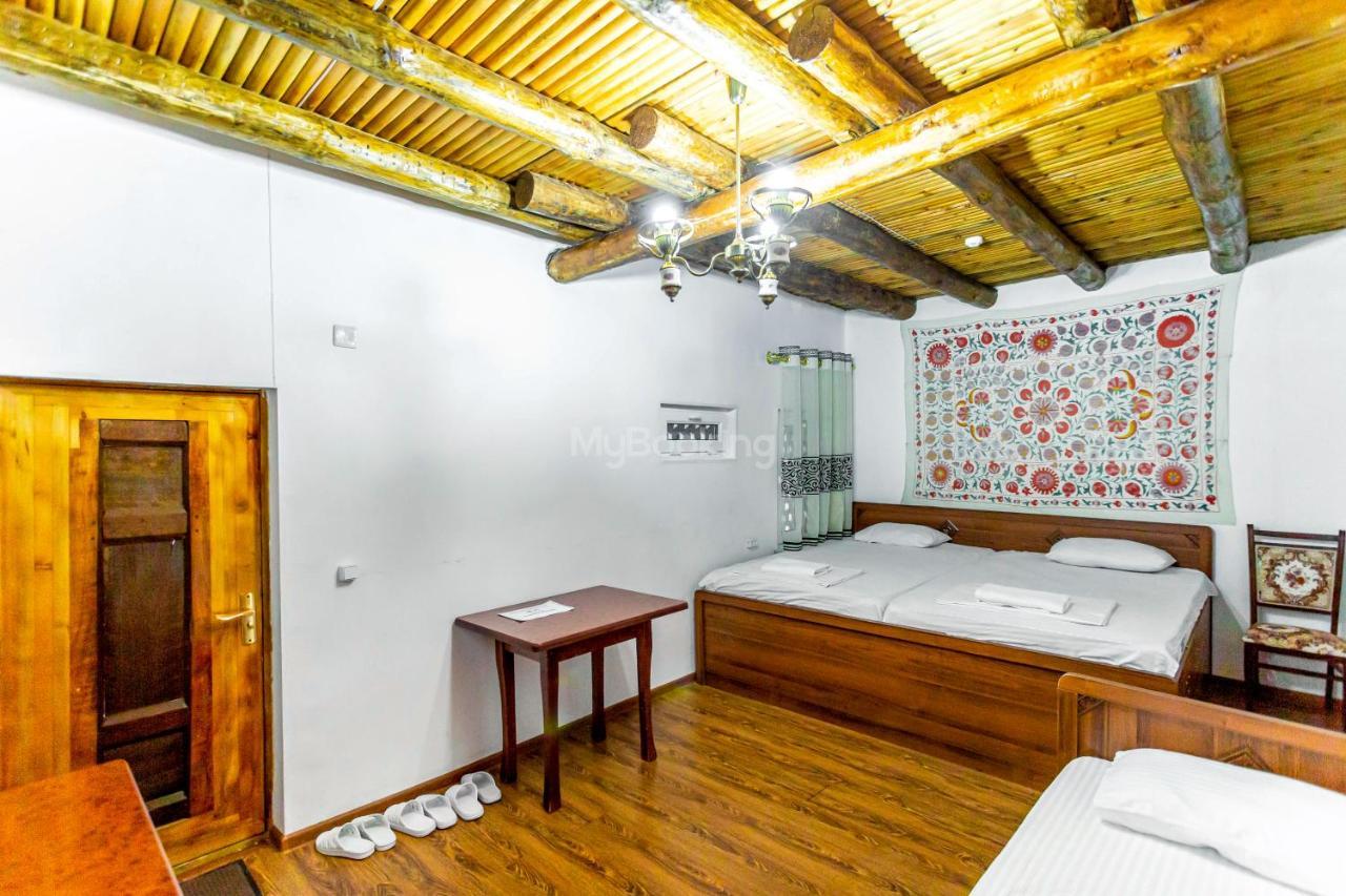 Okhun Madrasah15Th-16Th Century Hotel Buxoro Luaran gambar