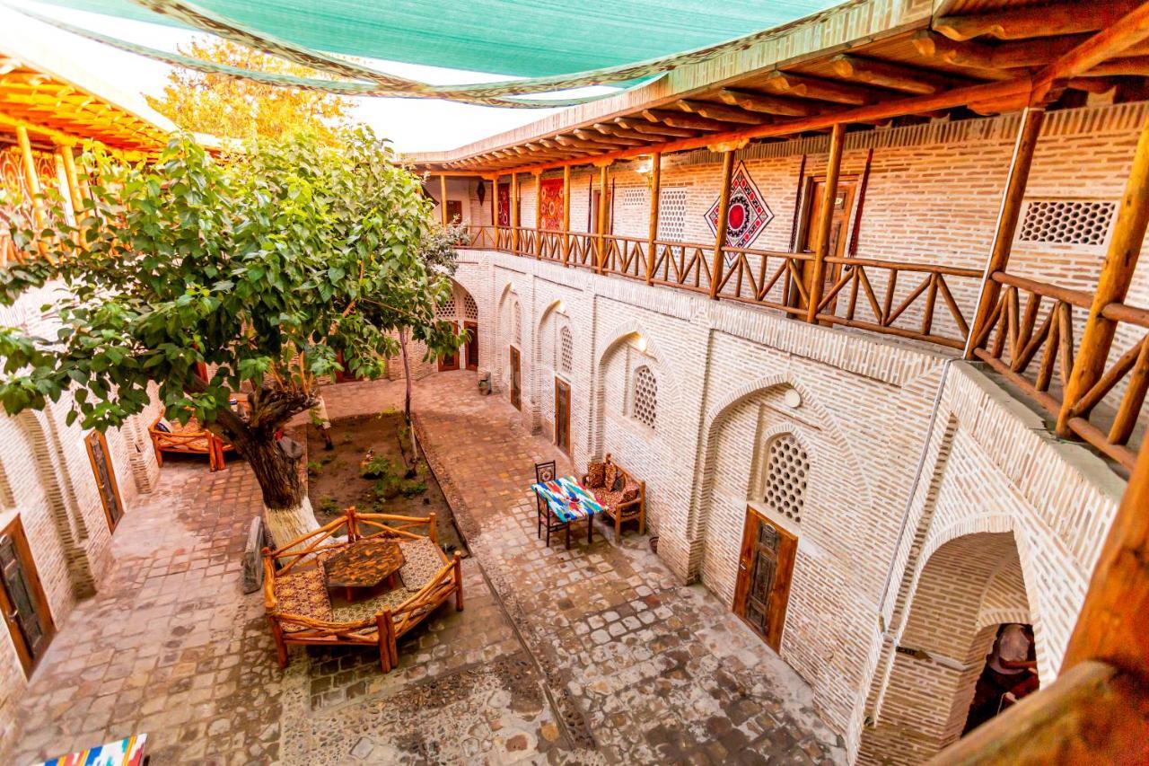 Okhun Madrasah15Th-16Th Century Hotel Buxoro Luaran gambar